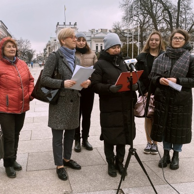 Przy mikrofonie Dorota Wiśniewska